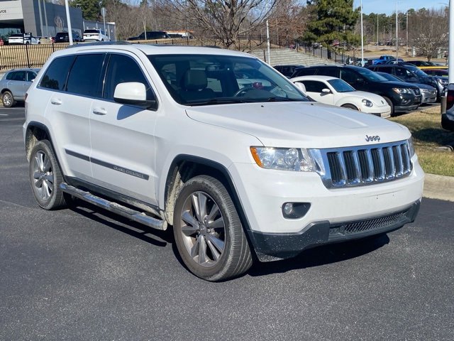 Used 2013 Jeep Grand Cherokee Laredo image 1