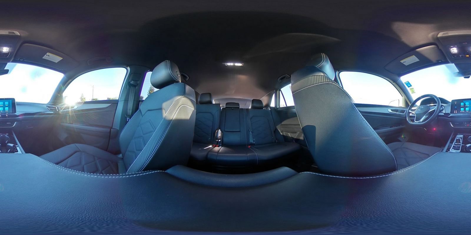 Used 2025 Volkswagen Atlas Cross Sport SE image 44