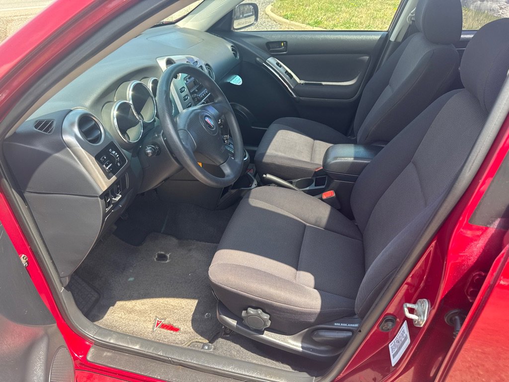Used 2004 Pontiac Vibe w/ Moon And Tunes Value Package FWD image 30