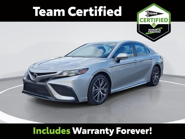 Used 2024 Toyota Camry SE image 1