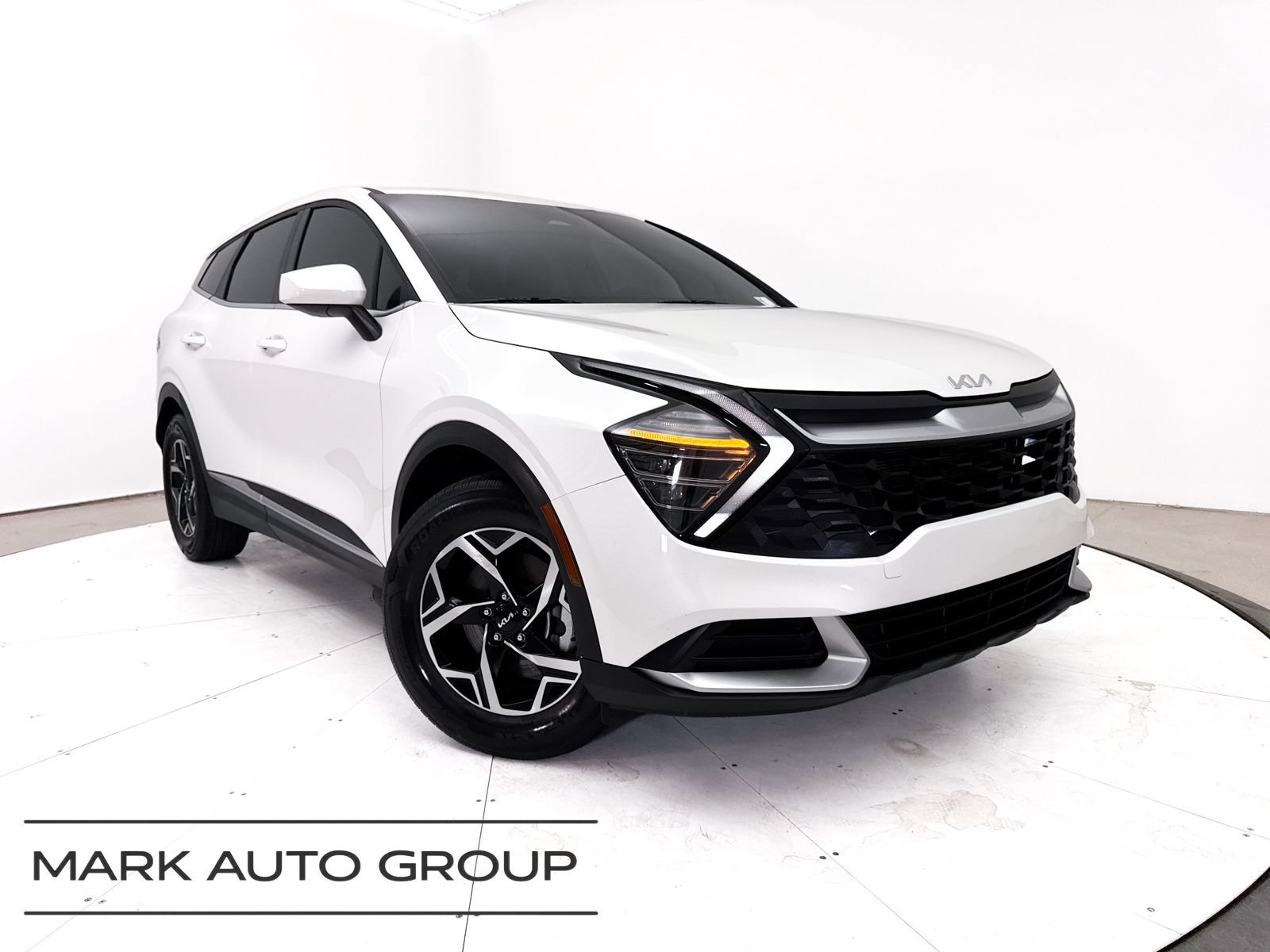 Certified 2025 Kia Sportage LX FWD video 1