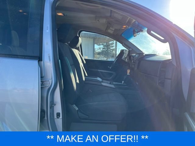 Used 2015 Nissan Titan S AWD/4WD image 29