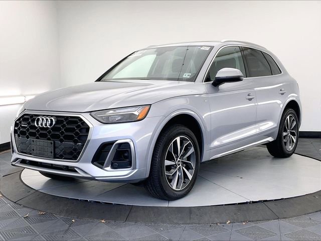 Certified 2023 Audi Q5 2.0T Premium w/ Convenience Package image 2