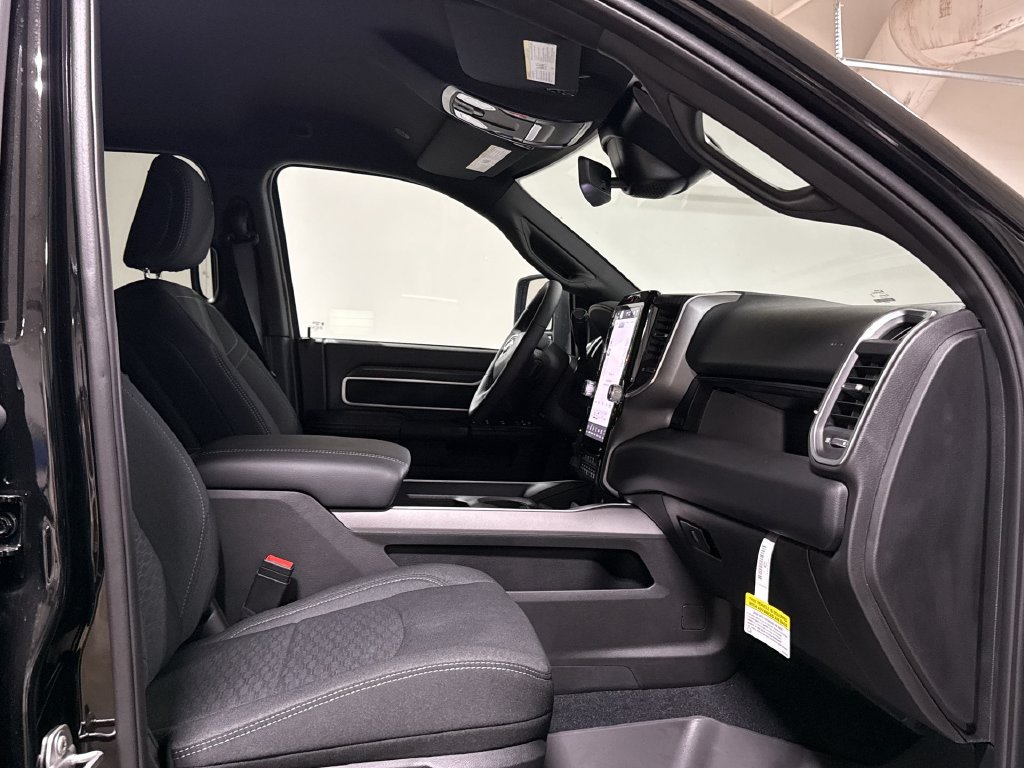 New 2026 RAM 3500 Big Horn AWD/4WD image 22