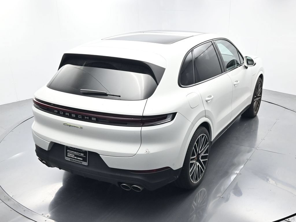 Certified 2025 Porsche Cayenne S AWD/4WD image 35
