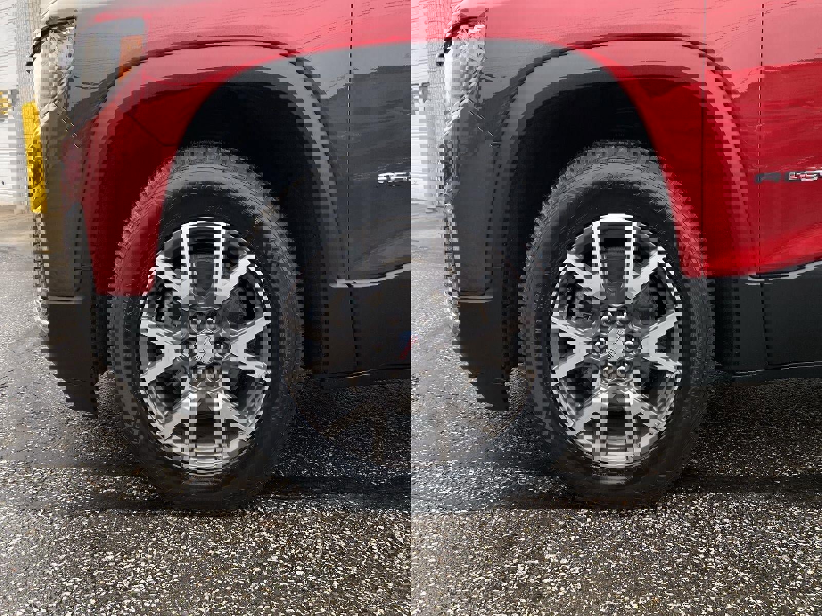 Certified 2023 GMC Acadia SLE w/ Driver Convenience Package image 25