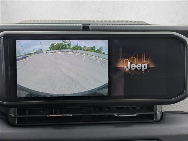 Used 2025 Jeep Wrangler Sahara w/ Safety Group AWD/4WD image 13