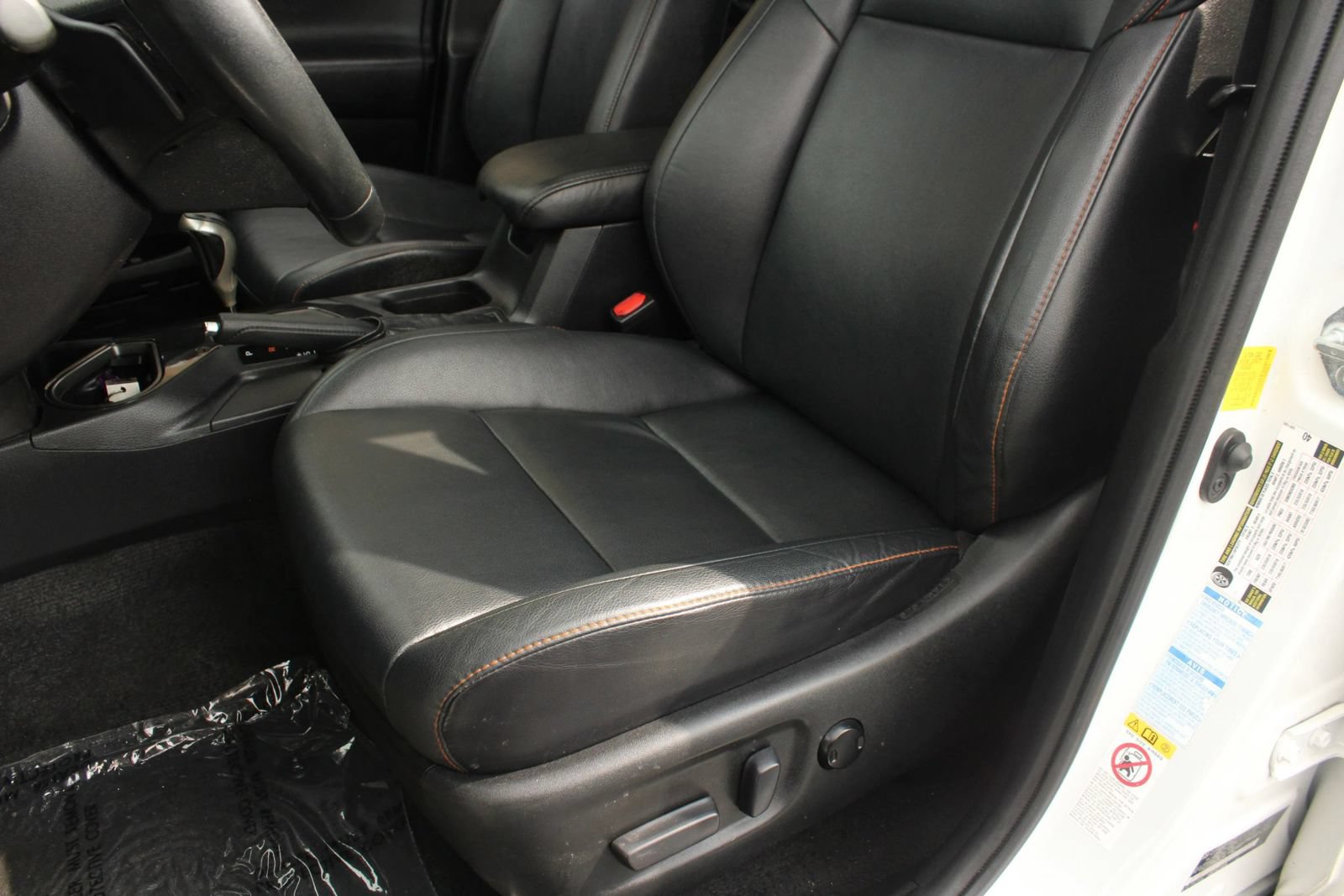 Used 2014 Toyota RAV4 XLE AWD/4WD image 16