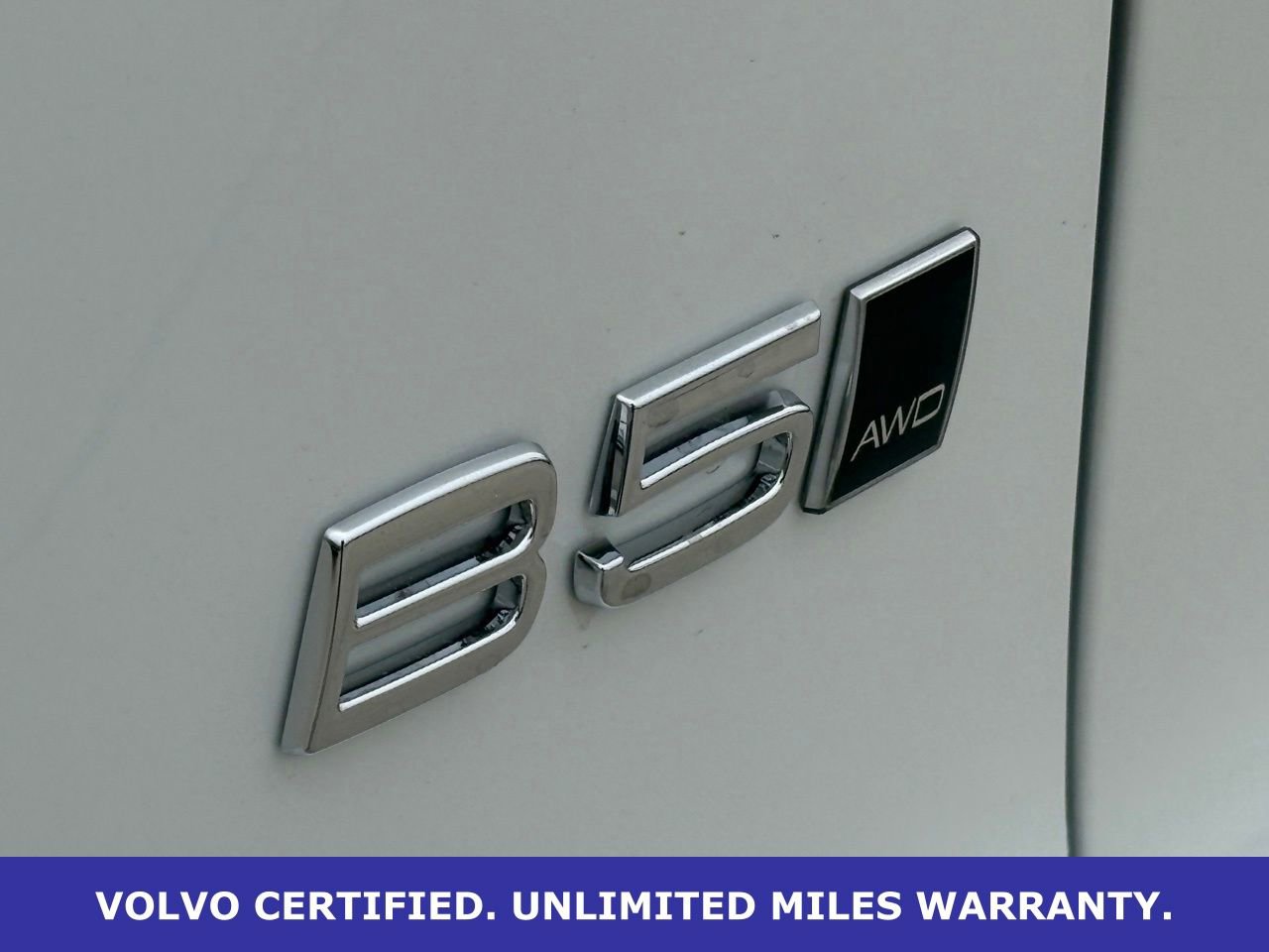 Certified 2023 Volvo XC40 B5 Plus w/ Driver Assist Package image 12