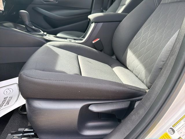Used 2025 Toyota Corolla LE FWD image 10