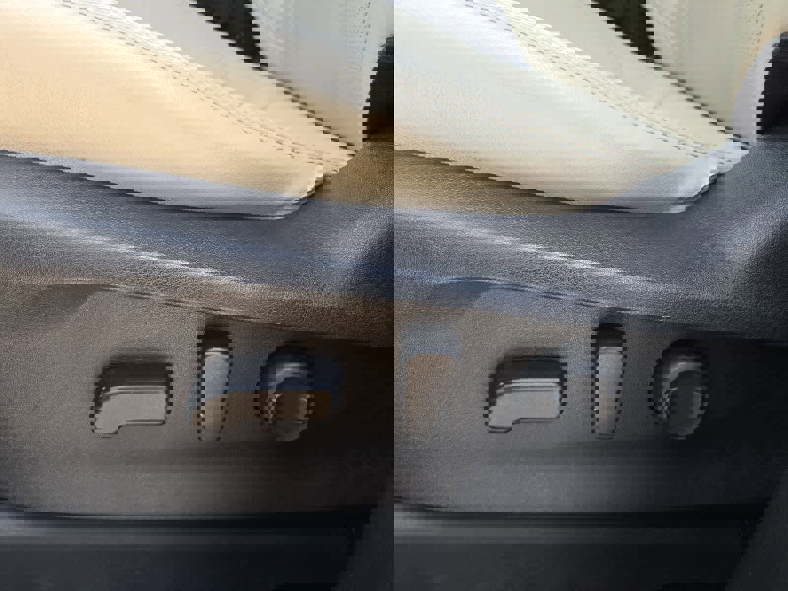 Used 2019 Subaru Ascent Limited image 16