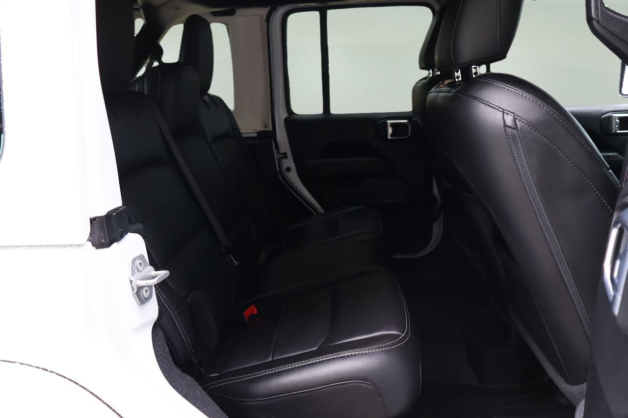 Used 2021 Jeep Wrangler Unlimited Sahara AWD/4WD image 18