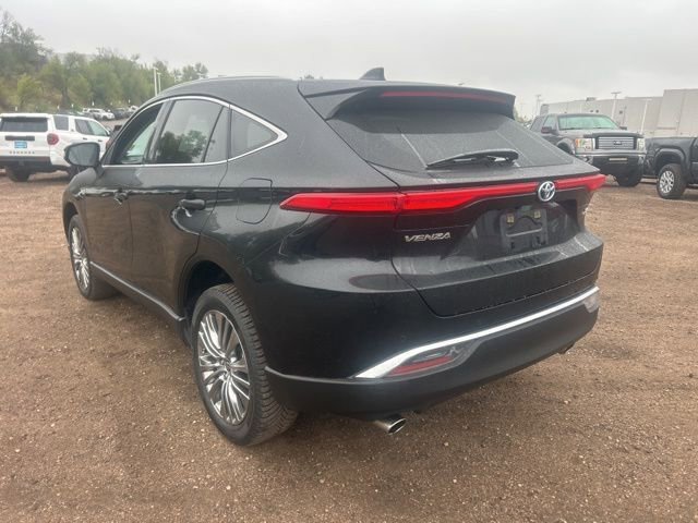 Used 2023 Toyota Venza XLE AWD/4WD image 3