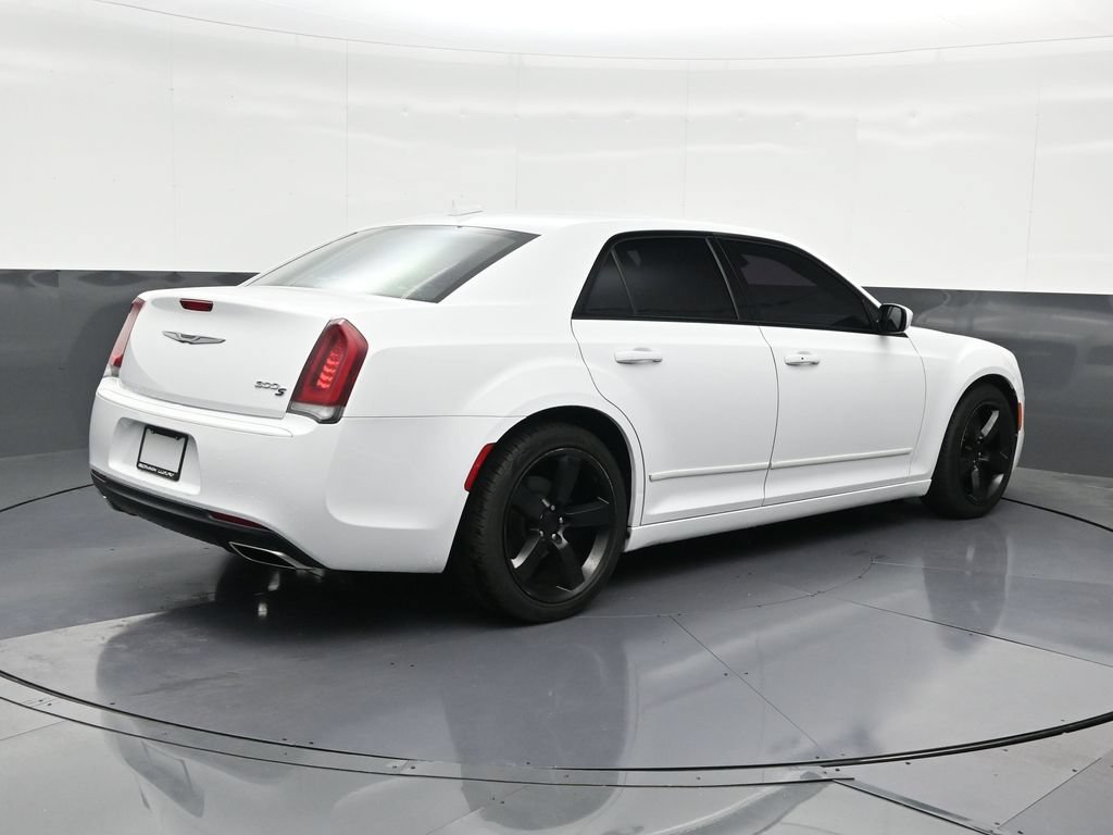 Used 2020 Chrysler 300 S RWD image 5