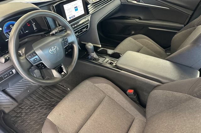 Used 2025 Toyota Camry LE AWD/4WD image 12