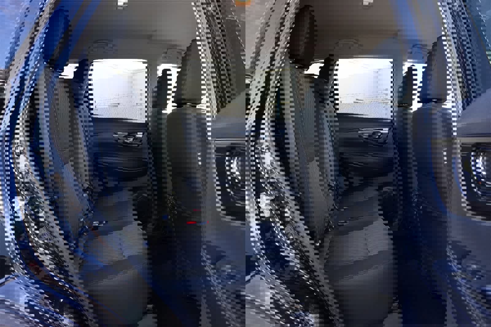 Used 2018 Nissan Rogue SV image 21