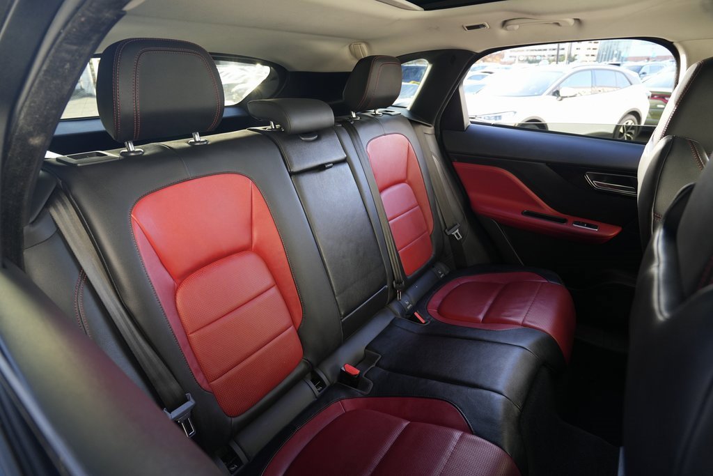 Used 2017 Jaguar F-PACE R-Sport image 27