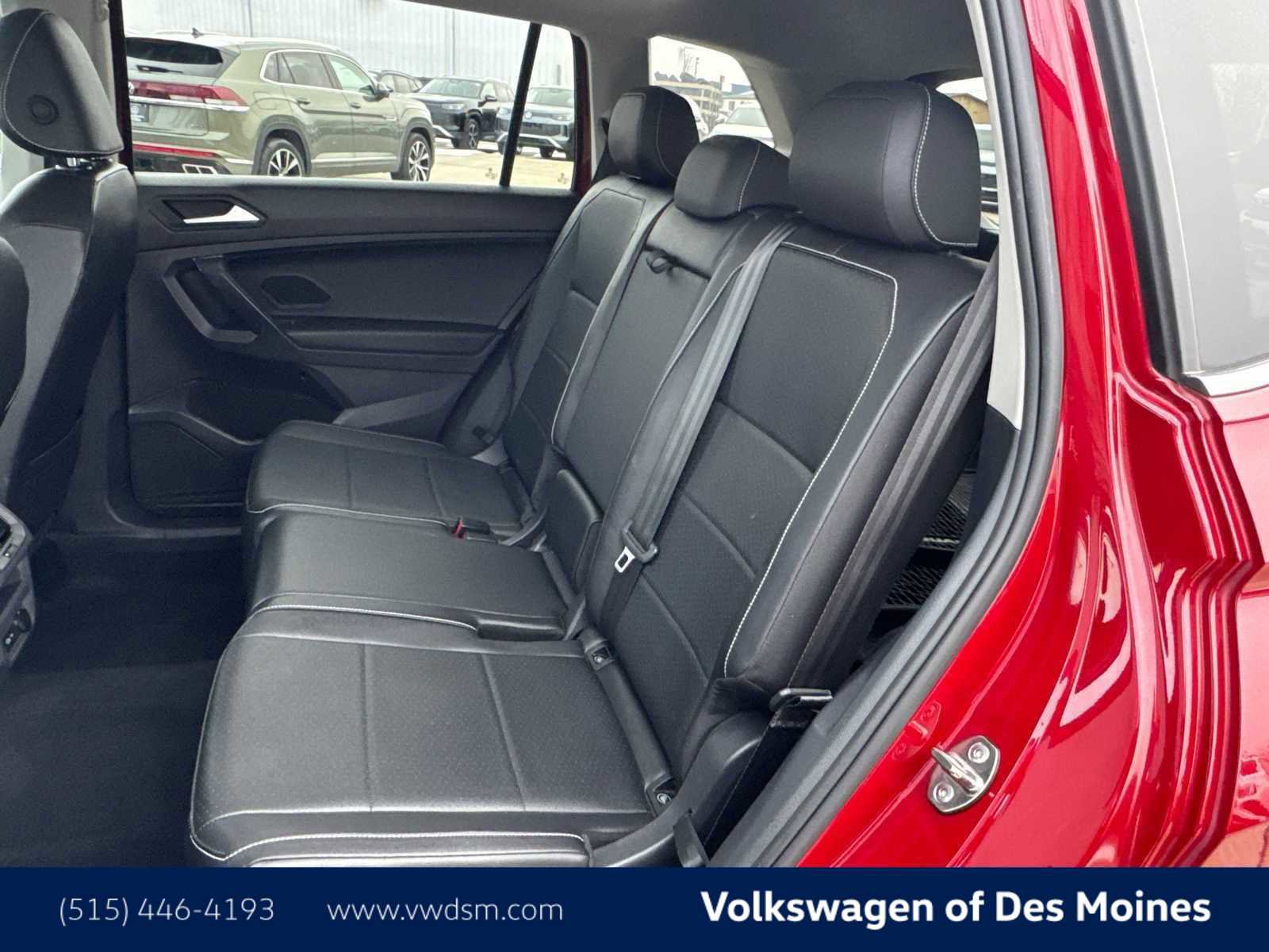 Used 2021 Volkswagen Tiguan SE w/ Panoramic Sunroof Package image 12