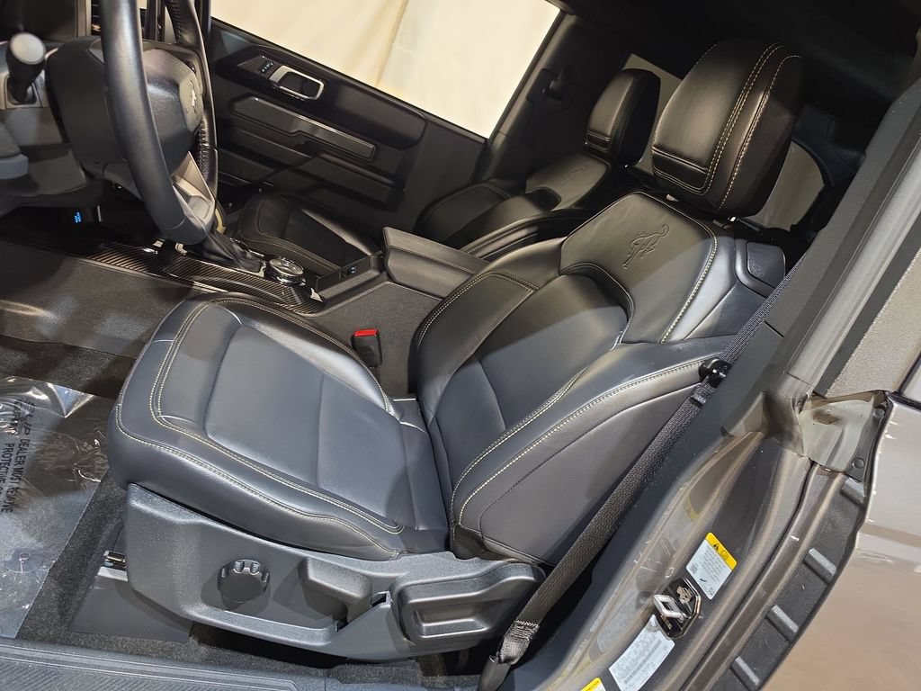Used 2025 Ford Bronco Badlands AWD/4WD image 13