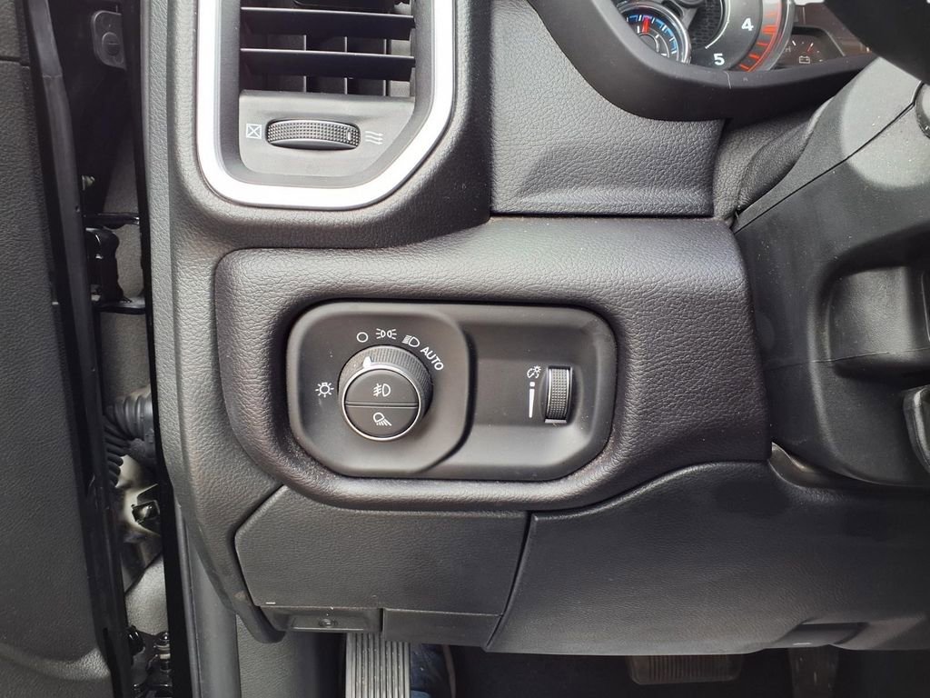 Used 2022 RAM 2500 Big Horn w/ Level C Equiment Group AWD/4WD image 26