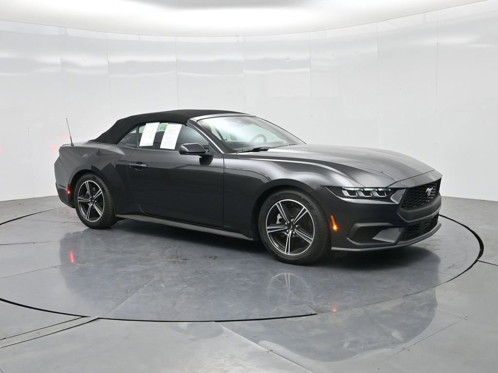 Used 2024 Ford Mustang Convertible image 23