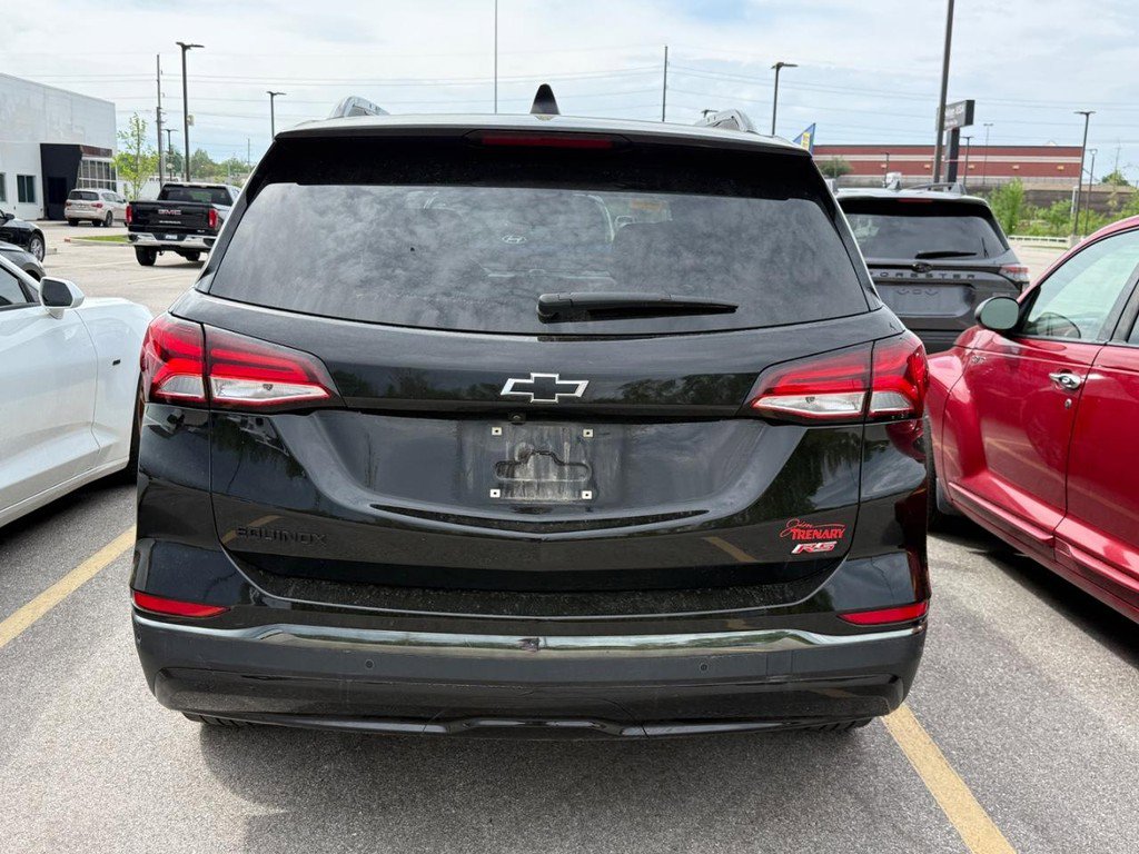 Used 2022 Chevrolet Equinox RS w/ RS Leather Package image 9