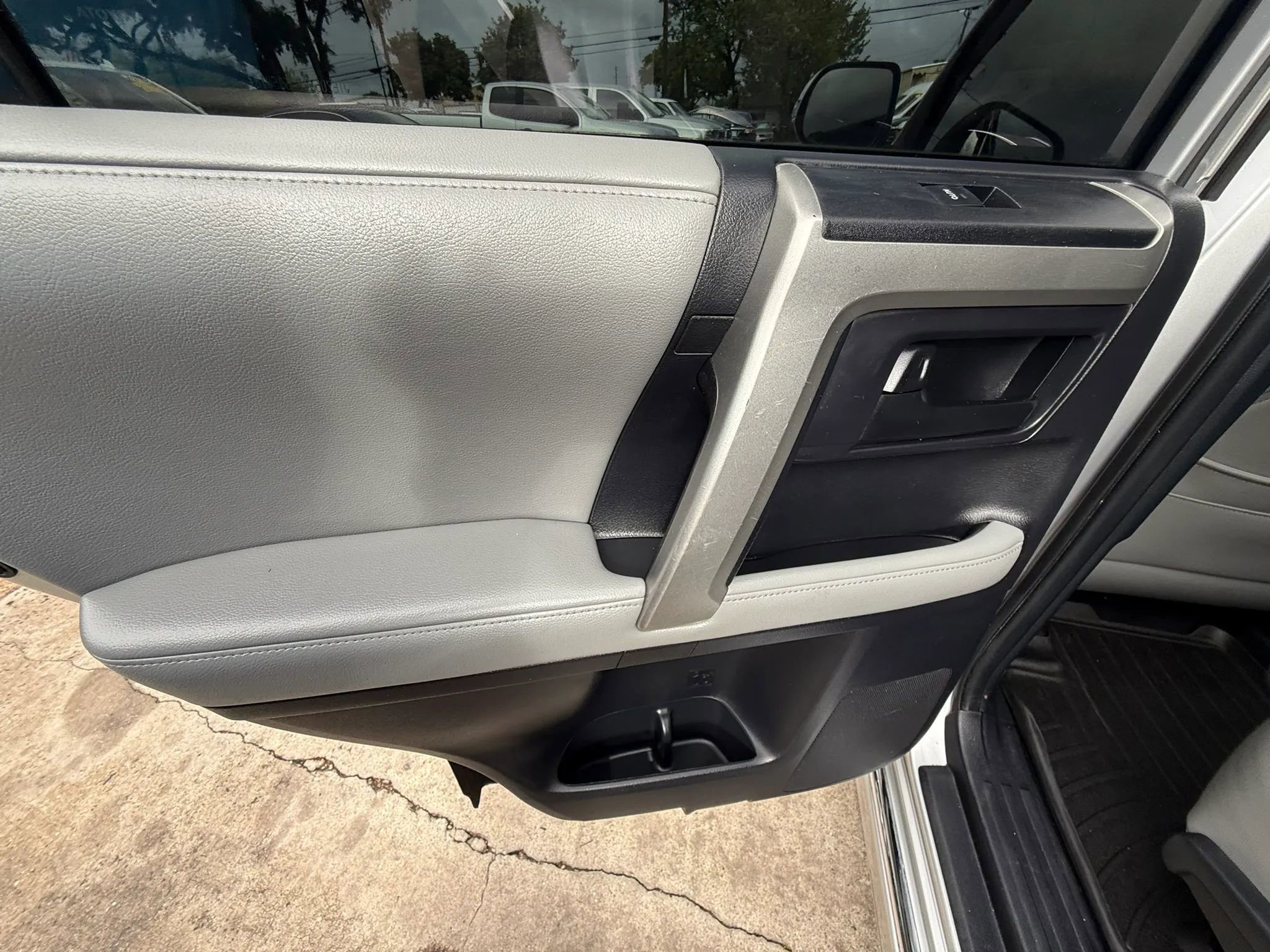 Used 2013 Toyota 4Runner SR5 w/ Convenience Pkg RWD image 21