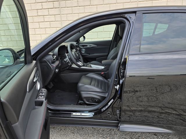 Used 2024 Dodge Hornet R/T Plus w/ R/T Blacktop Package image 16