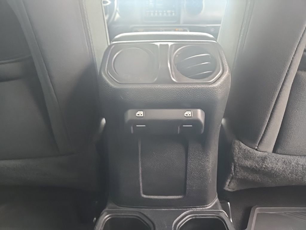 Used 2021 Jeep Gladiator Willys image 34