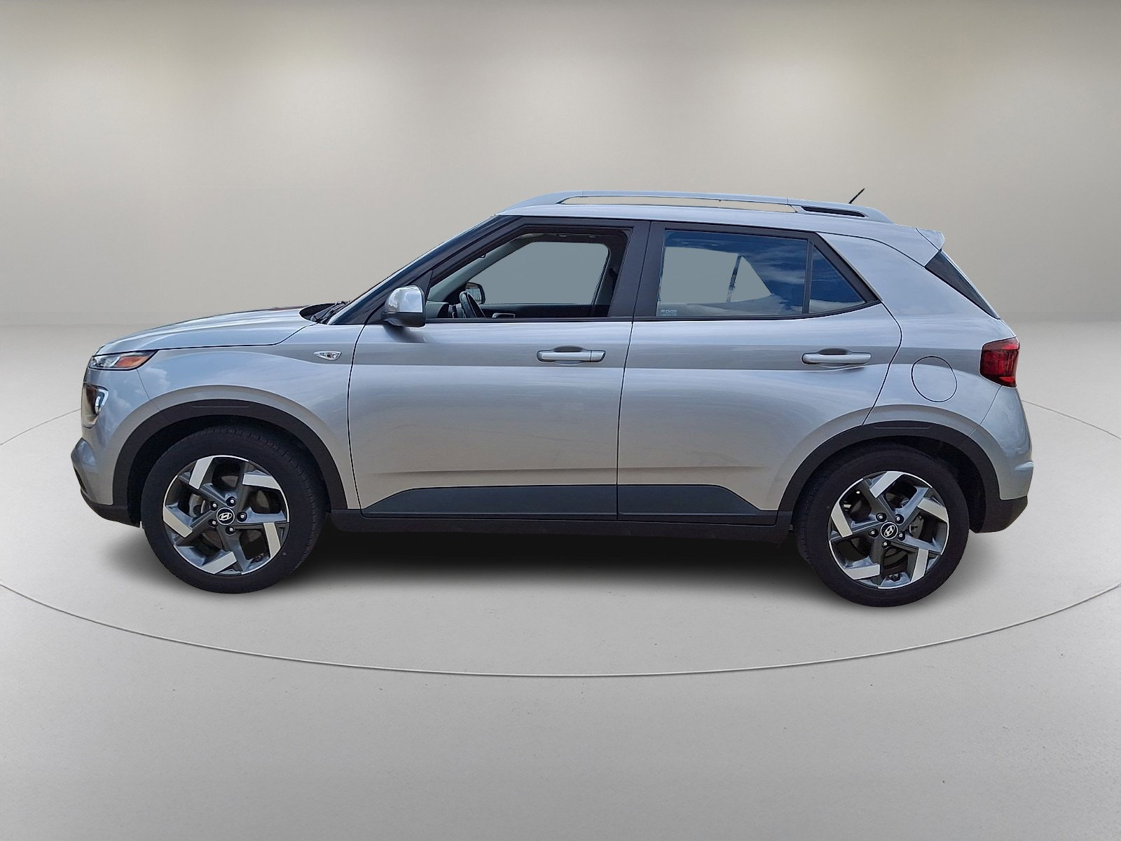 Certified 2023 Hyundai Venue SEL w/ Cargo Package FWD image 10