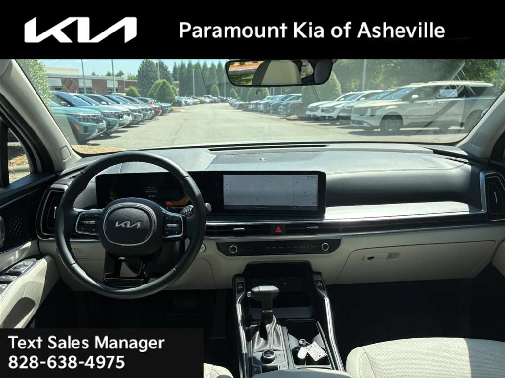 Certified 2025 Kia Sorento EX w/ Panoramic Sunroof Package AWD/4WD image 7