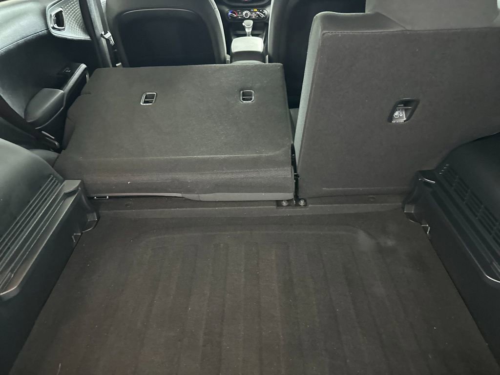 Used 2024 Kia Soul LX w/ Option Group 015 FWD image 14