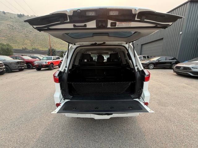 Used 2017 Lexus LX 570 4WD w/ Luxury Package image 22