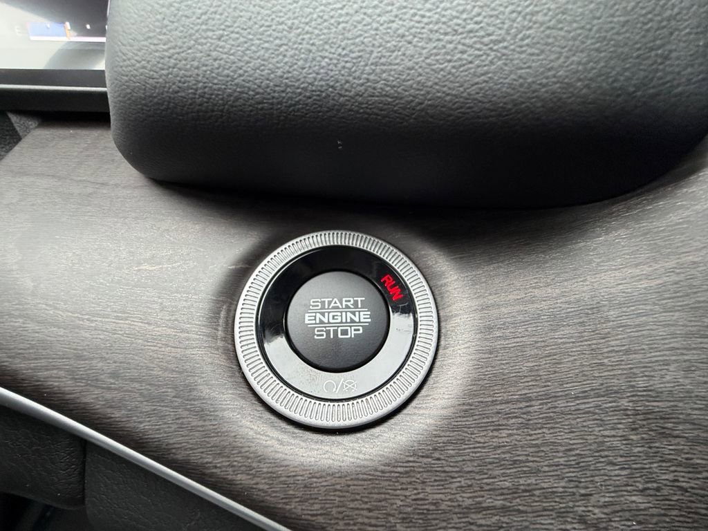 Used 2023 Jeep Grand Cherokee 4WD 4xe w/ Luxury Tech Group II image 25