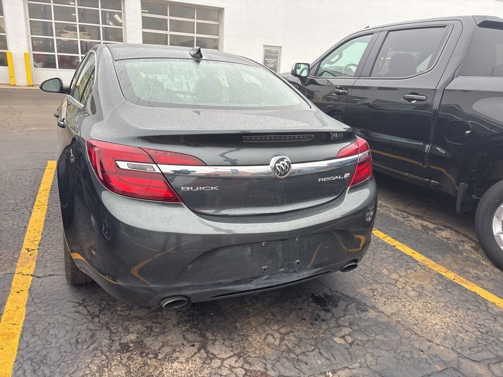 Used 2016 Buick Regal image 4