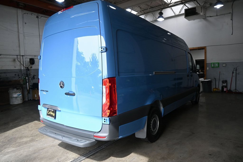 Used 2024 Mercedes-Benz eSprinter 170 Cargo image 8