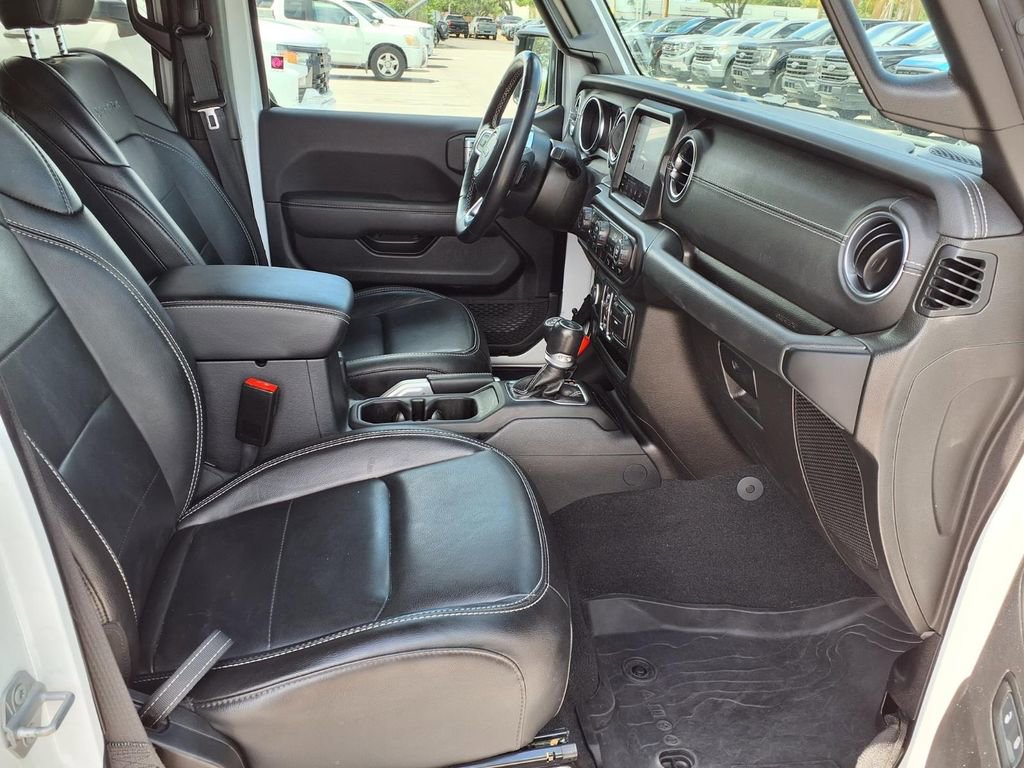 Used 2021 Jeep Wrangler Unlimited Sahara w/ Cold Weather Group image 13