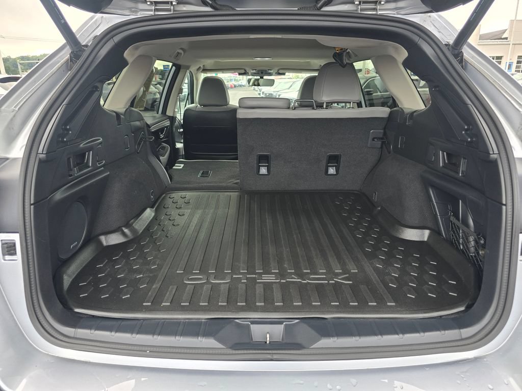 Used 2023 Subaru Outback Limited AWD/4WD image 13