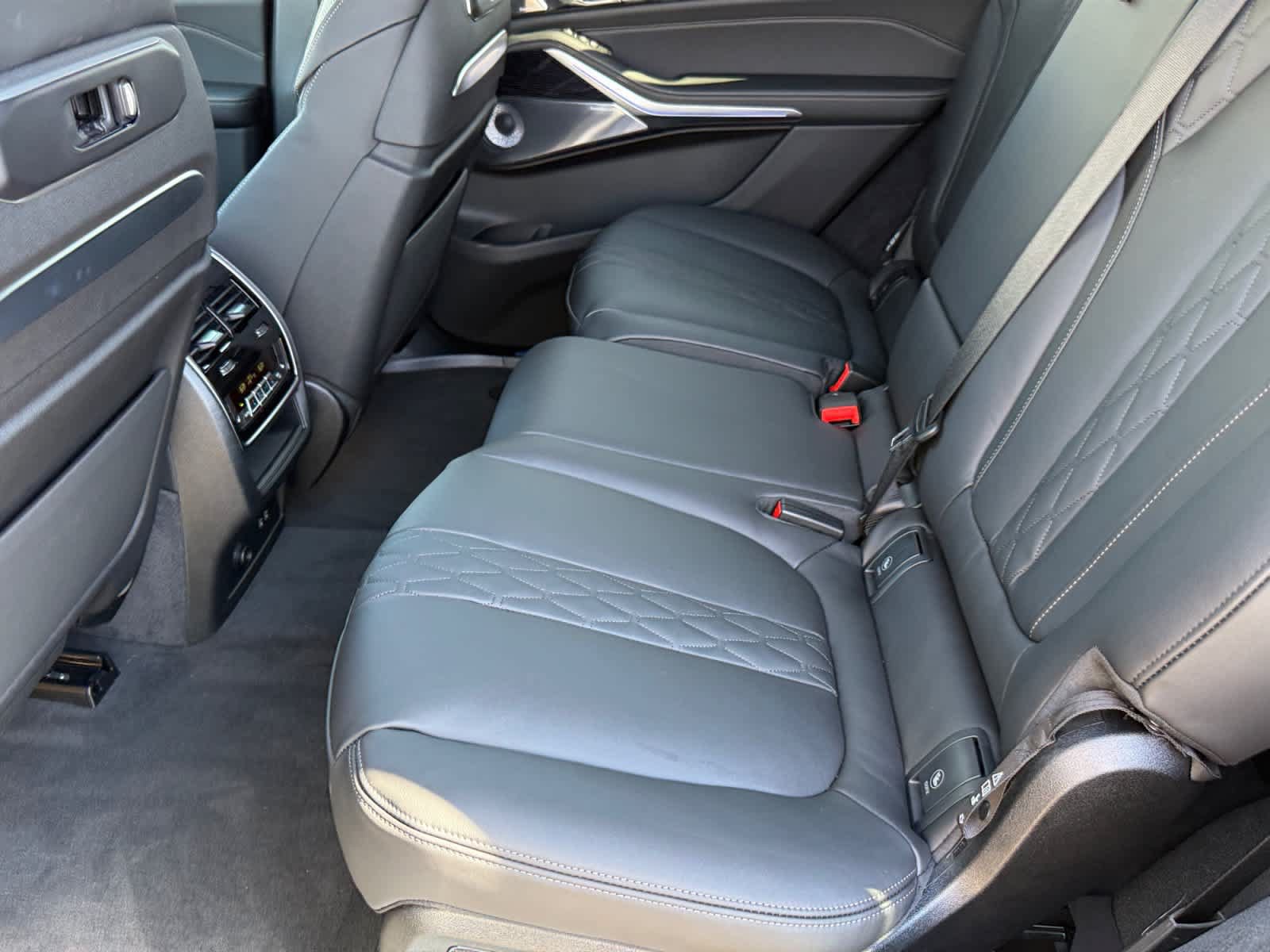 New 2027 BMW X7 M60i AWD/4WD image 17