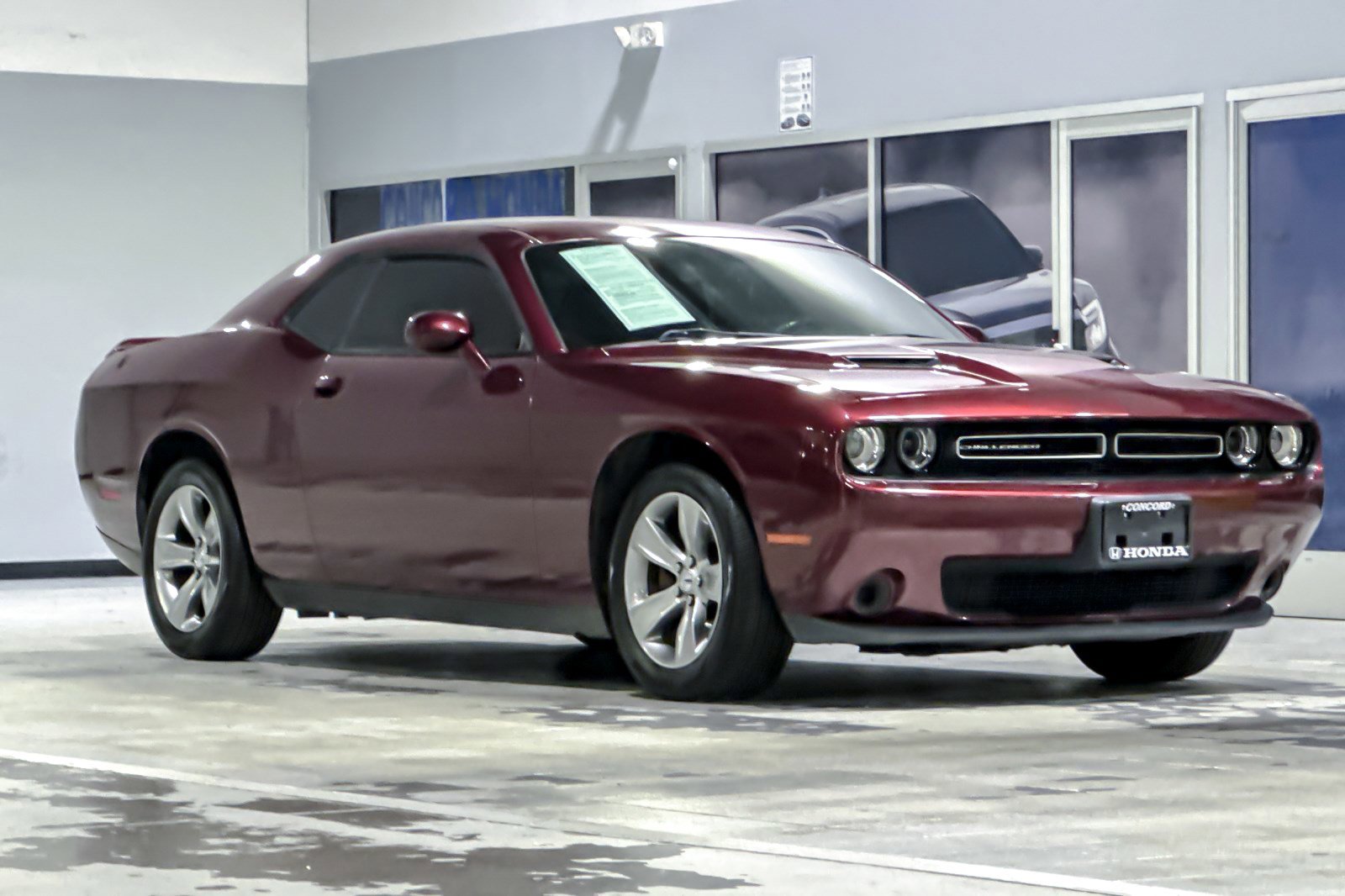 Used 2019 Dodge Challenger SXT image 6