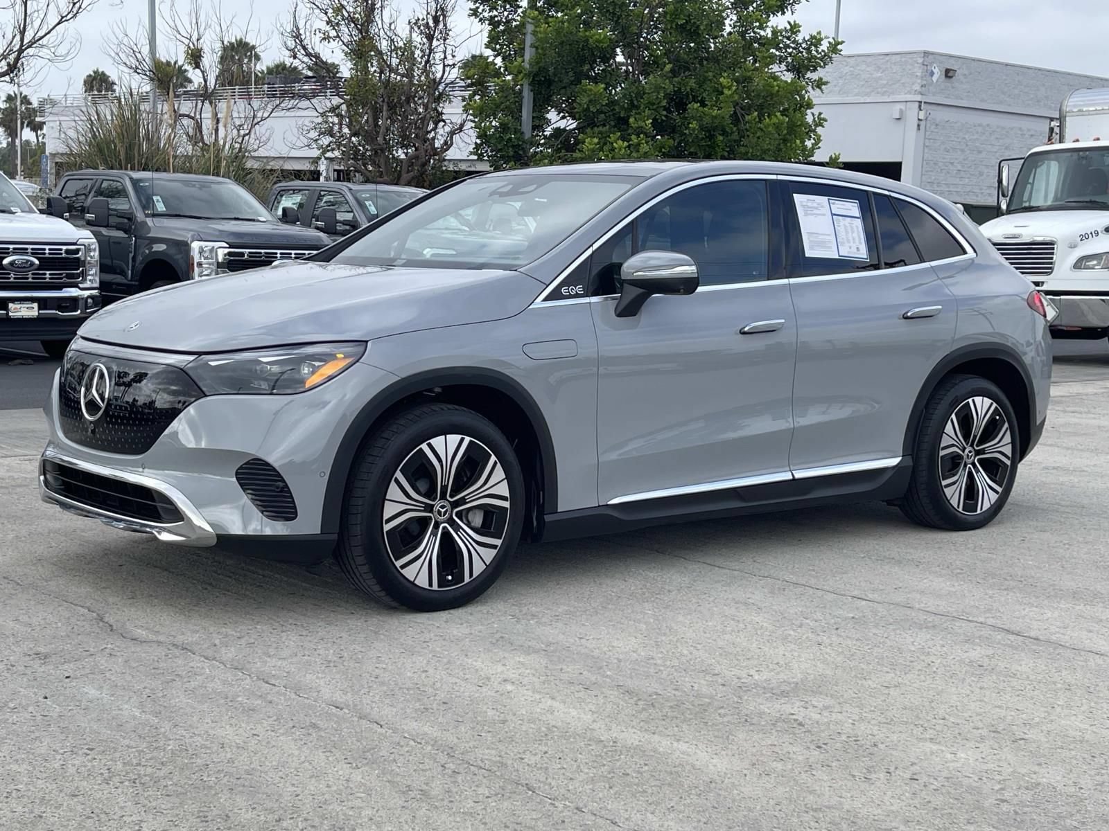 Used 2023 Mercedes-Benz EQE 350+ SUV w/ Exclusive Trim Package image 4