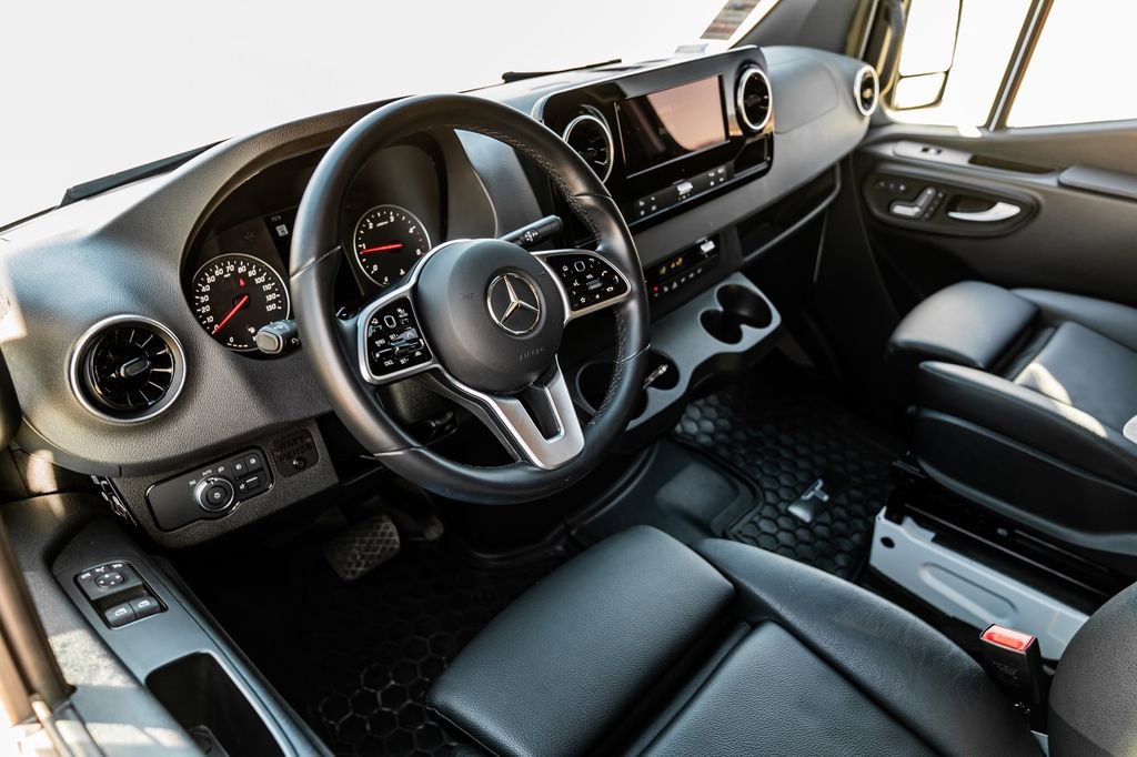 Used 2023 Mercedes-Benz Sprinter 2500 image 8