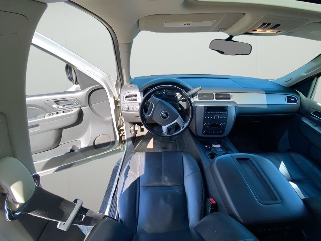 Used 2011 Chevrolet Tahoe LT w/ Luxury Package AWD/4WD image 26