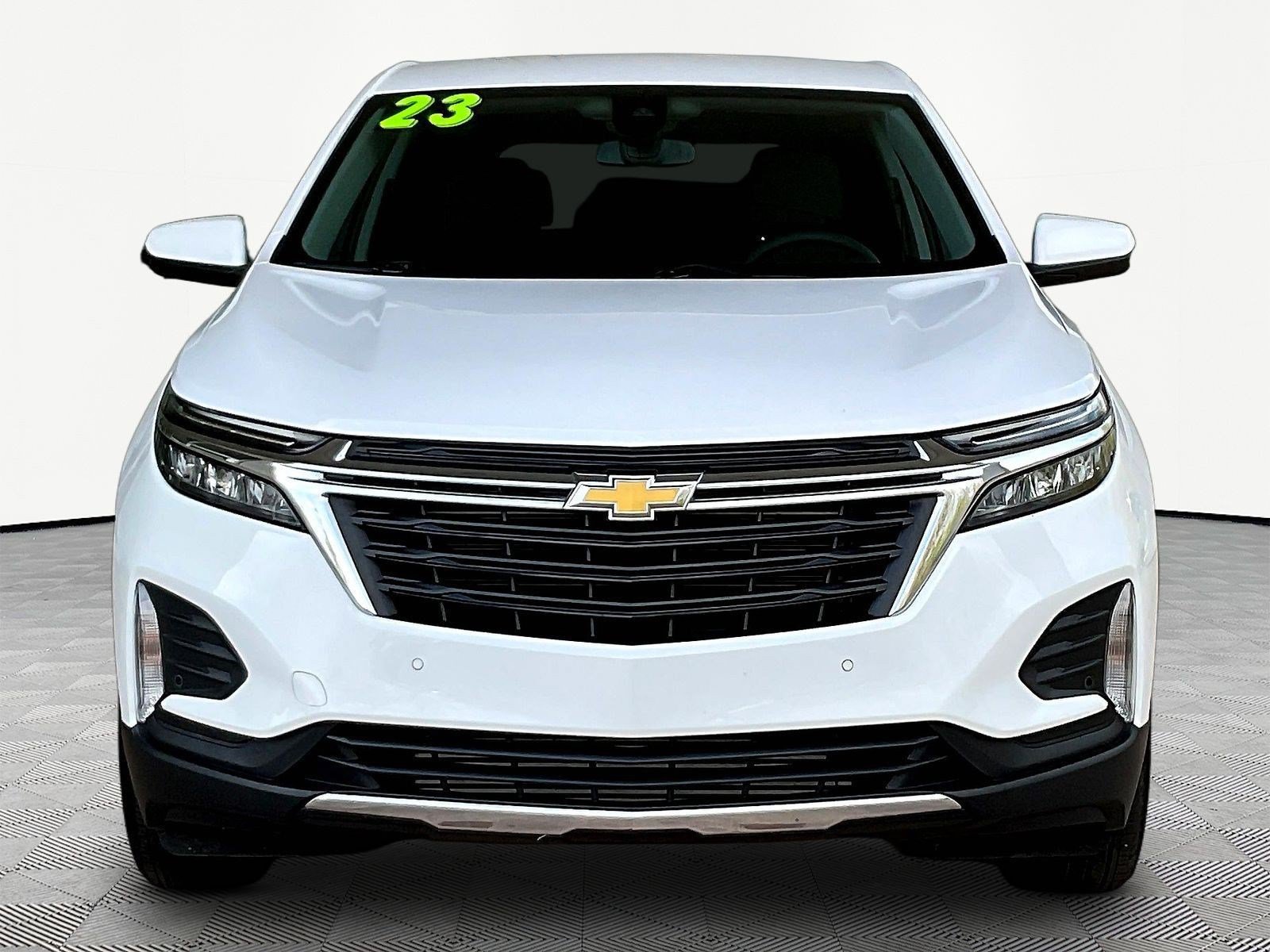 Used 2023 Chevrolet Equinox LT FWD image 2