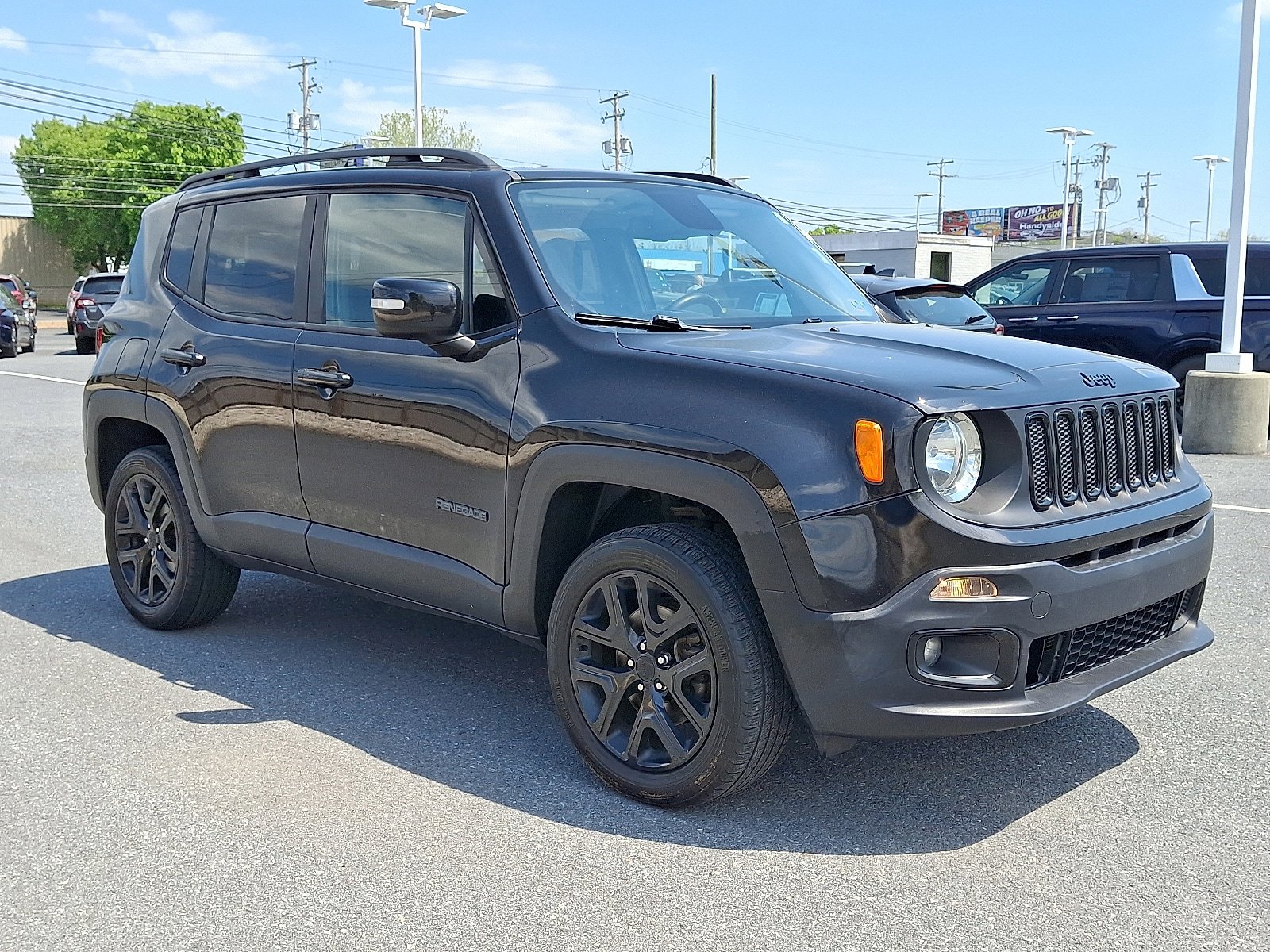 Used 2016 Jeep Renegade Latitude AWD/4WD image 3