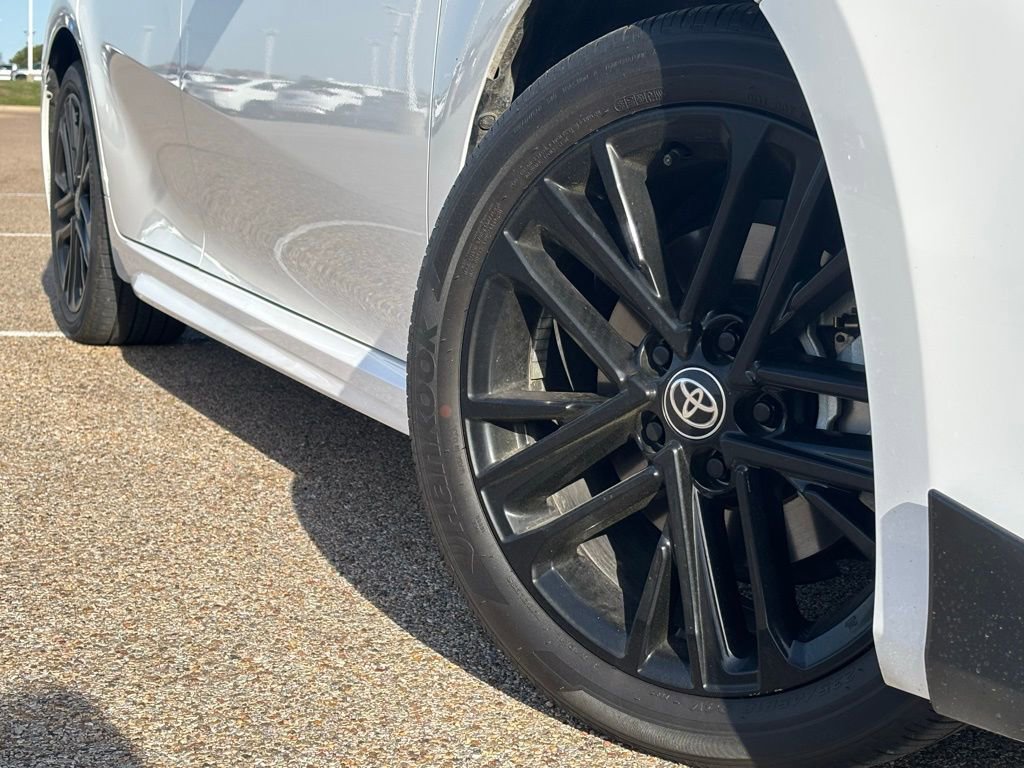 Certified 2025 Toyota Camry SE image 2