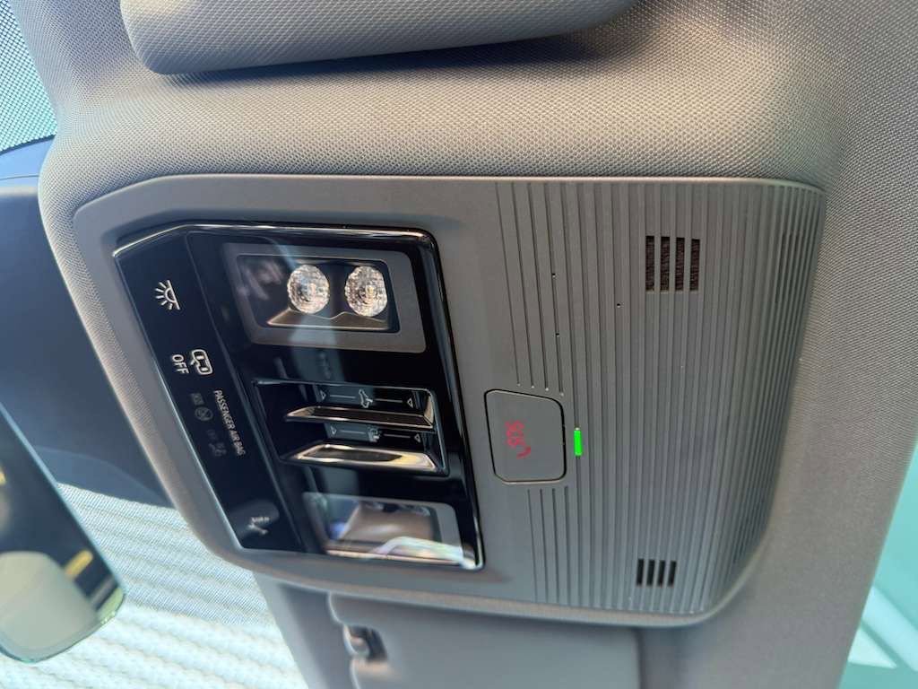 Used 2024 Audi Q4 e-tron Premium w/ Convenience Package image 21