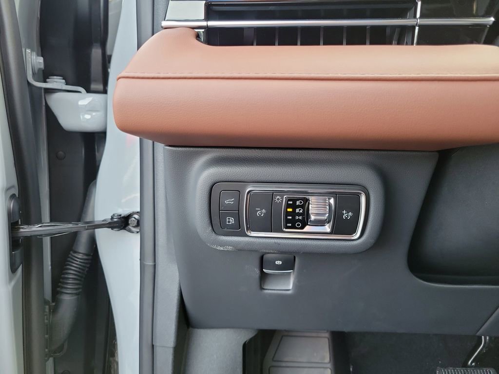 New 2026 Lincoln Nautilus Reserve AWD/4WD image 22