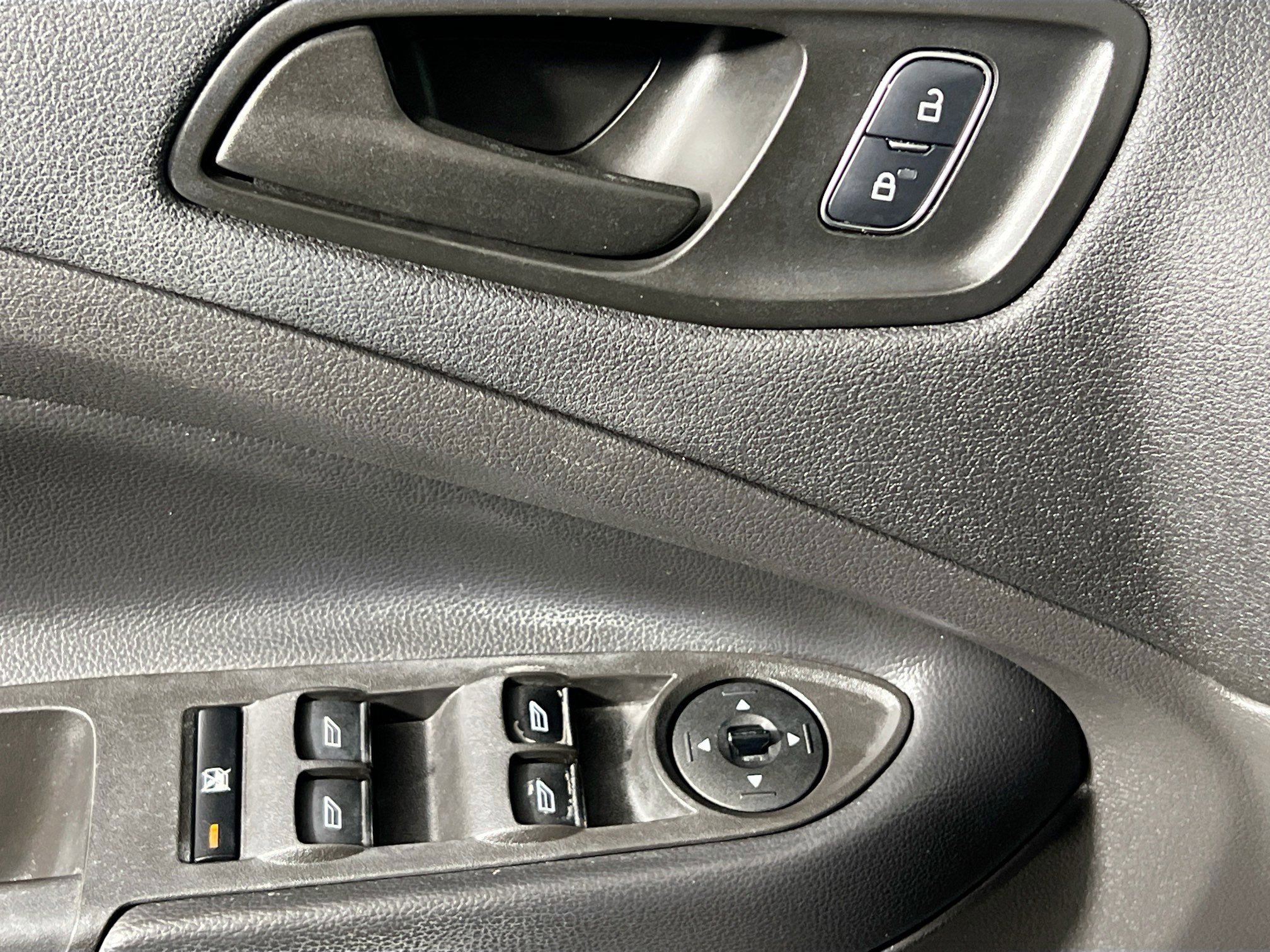 Used 2019 Ford Escape S image 16