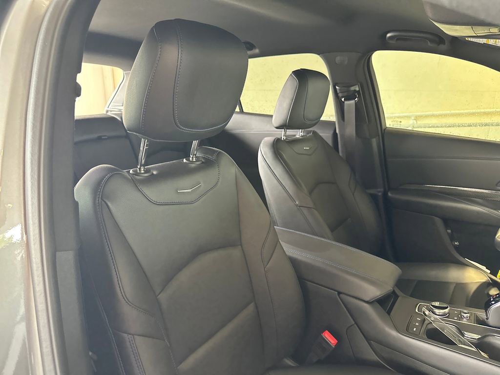 Used 2025 Cadillac XT4 Sport FWD image 34